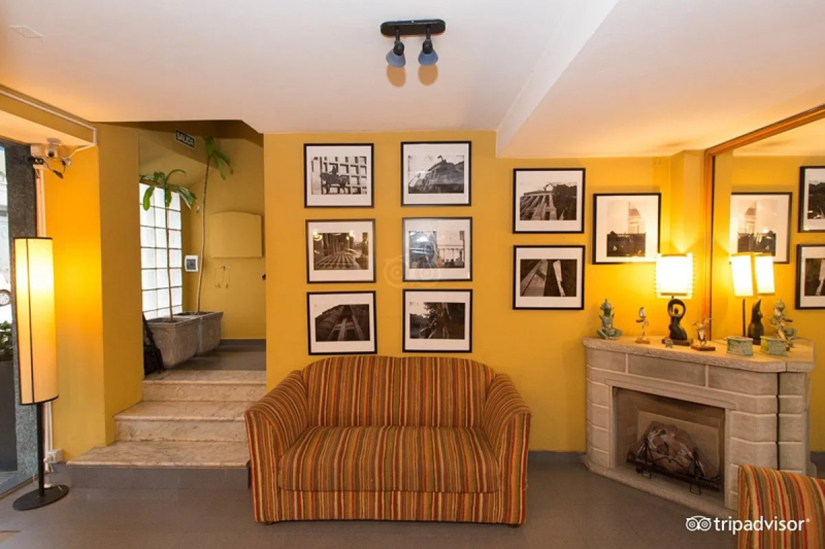 Casa ID.4852 - Venta Hotel Iberia Centro Montevideo Inversión