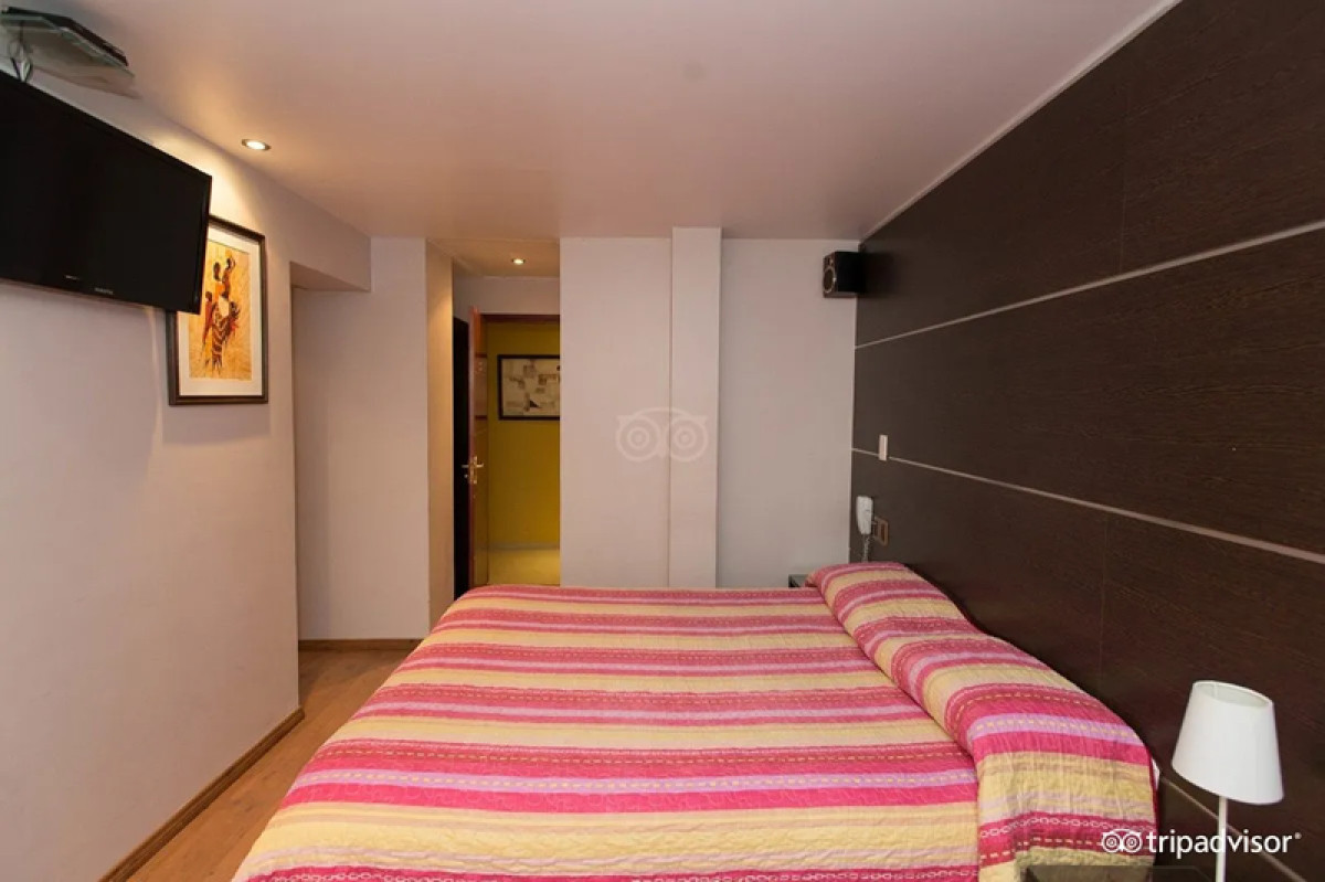 Casa ID.4852 - Venta Hotel Iberia Centro Montevideo Inversión