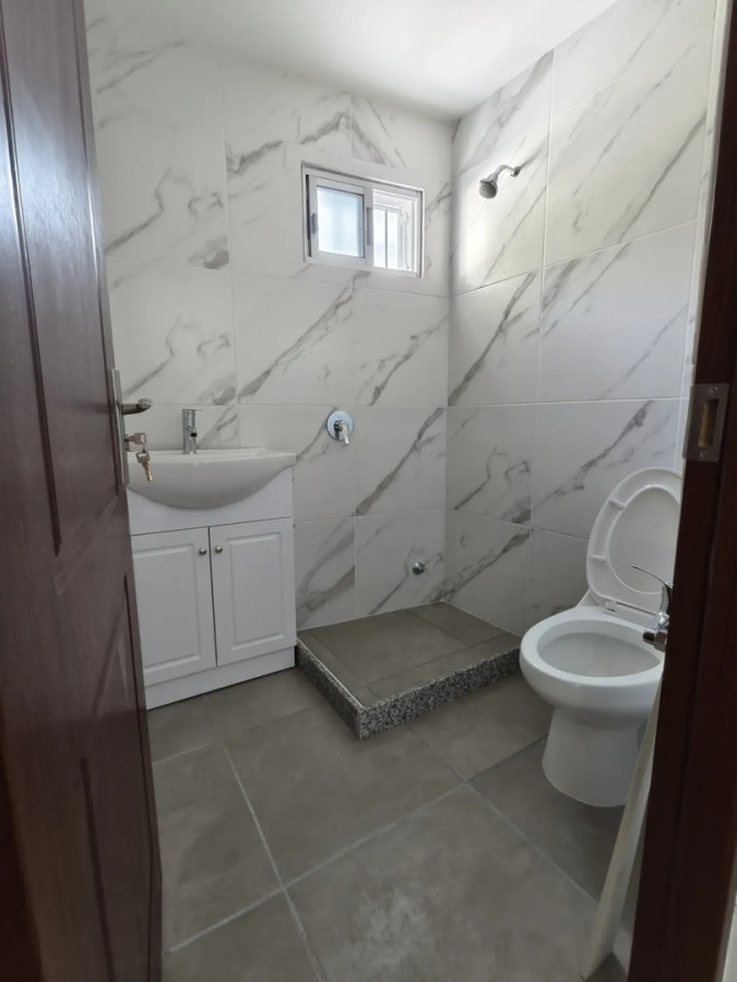 Casa ID.6231 - Alquiler Casa nueva 2 Dormitorios Beldevere Patio y Cochera