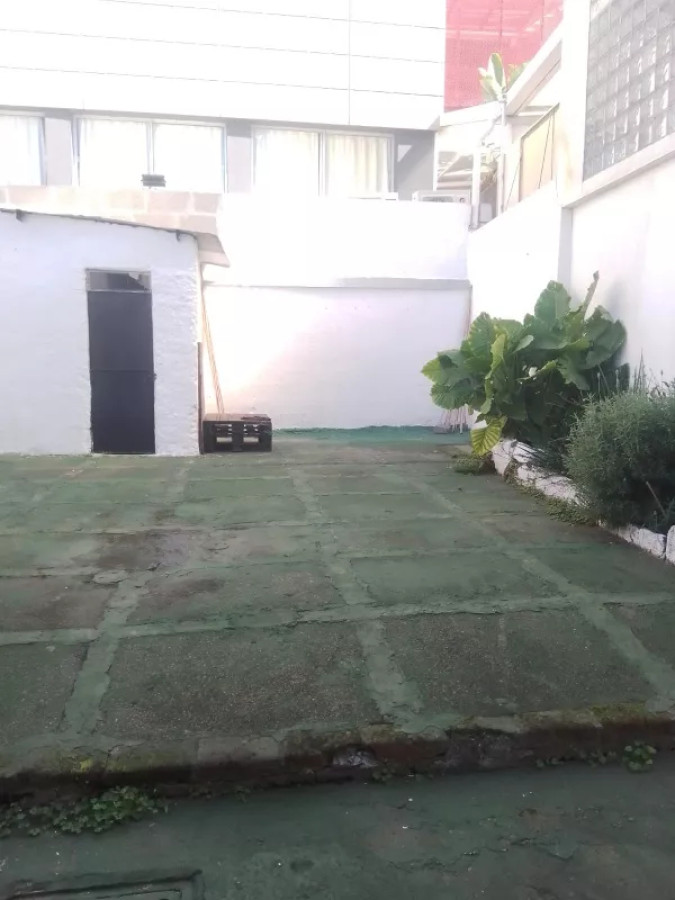 Casa ID.4620 - Alquiler Casa 5 Dormitorios Prado con patio y parrillero 