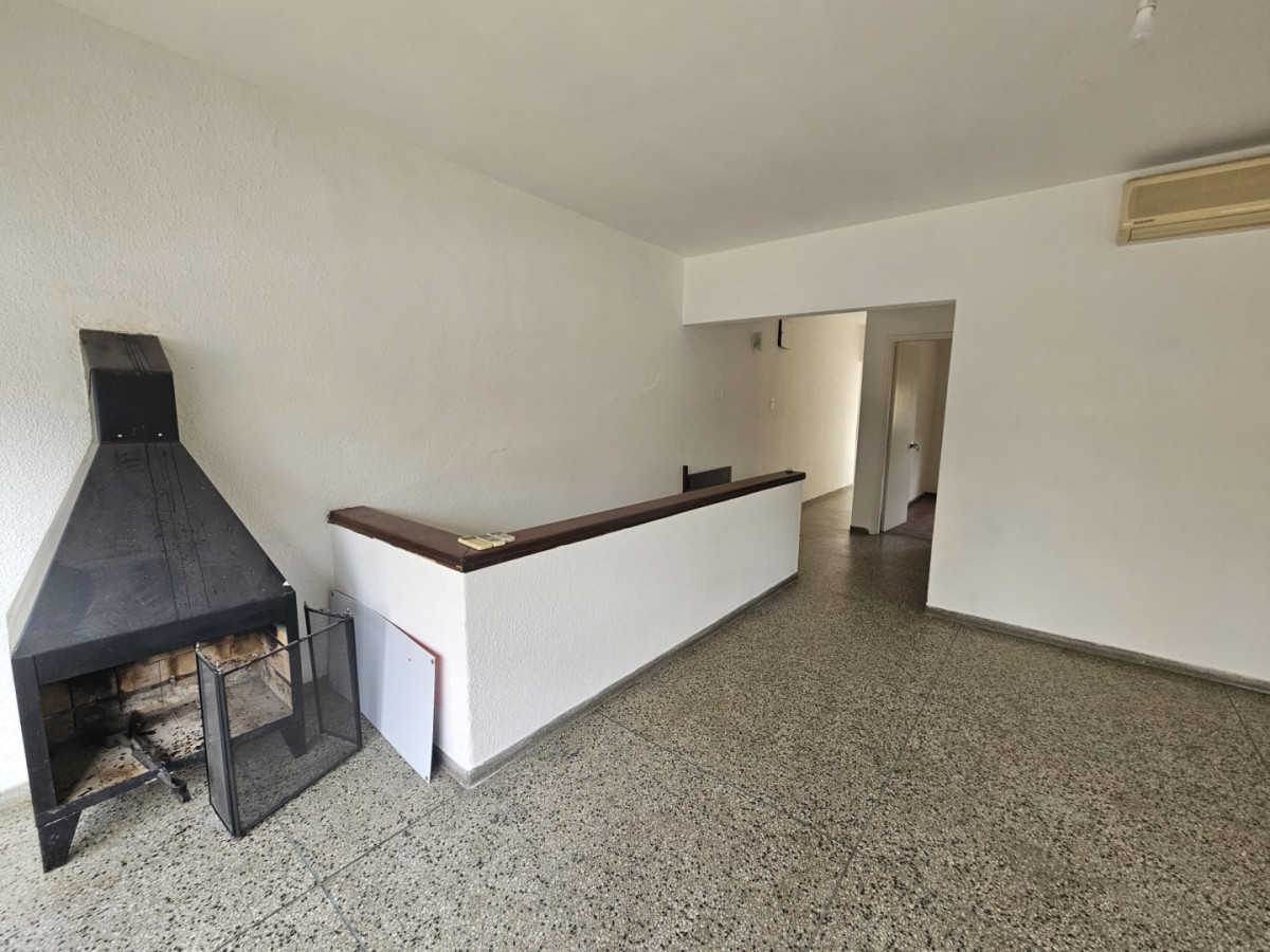 Casa ID.6782 - Alquiler Casa de Altos 2 Dormitorios La Blanqueada Parrillero