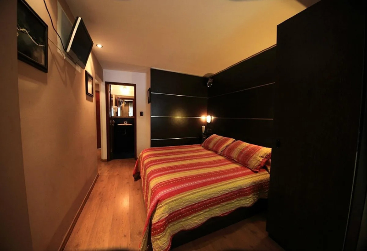 Casa ID.4852 - Venta Hotel Iberia Centro Montevideo Inversión
