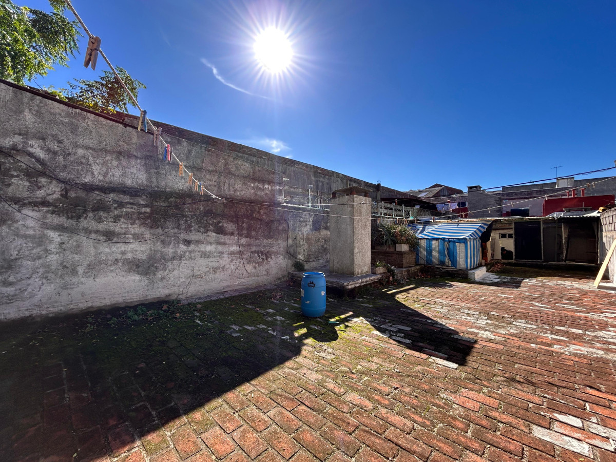 Casa ID.4680 - Venta Casa 3 Dormitorios Reducto con garaje,barbacoa y patio