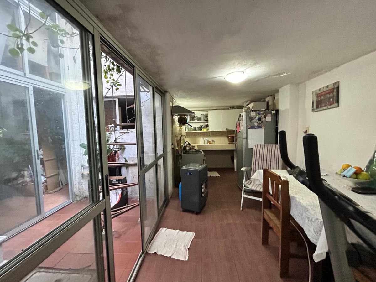 Casa ID.3528 - Venta Casa con Renta Inversión 6 Dormitorios Goes con Patio