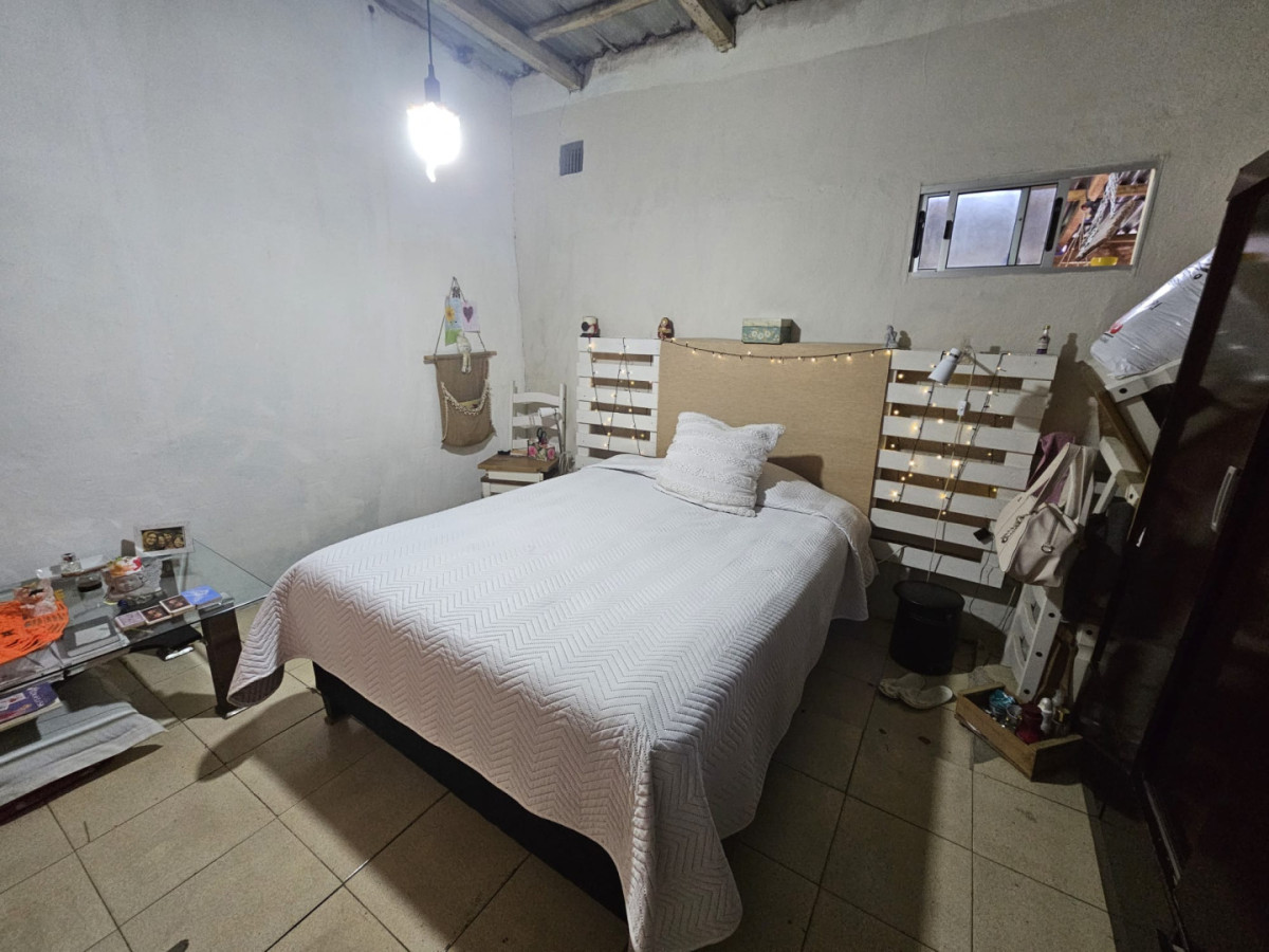 Casa ID.6479 - Venta Casa 2 Dormitorios La Teja con Patio Chico Oportunidad