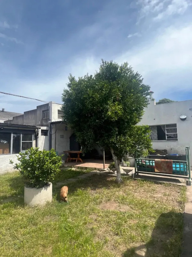 Casa ID.6068 - Alquiler Casa 2 Dormitorios La Teja con patio y cochera