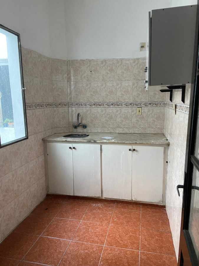 Casa ID.4813 - Alquiler Casa 3 Dormitorios La Comercial con patio 