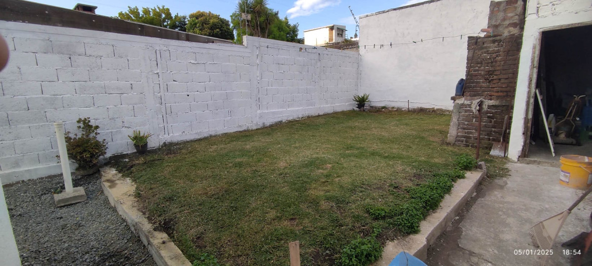 Casa ID.5103 - Venta Casa 2 Dormitorios Prado con patio y garaje