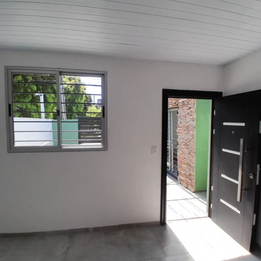 Casa ID.4737 - Alquiler Casa 2 Dormitorios Unión con Cochera y Patio