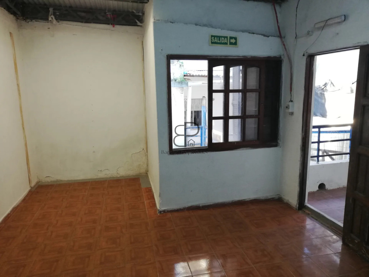 Local Comercial ID.7006 - Venta Local con Vivienda y Deposito Goes Inversion 158m2