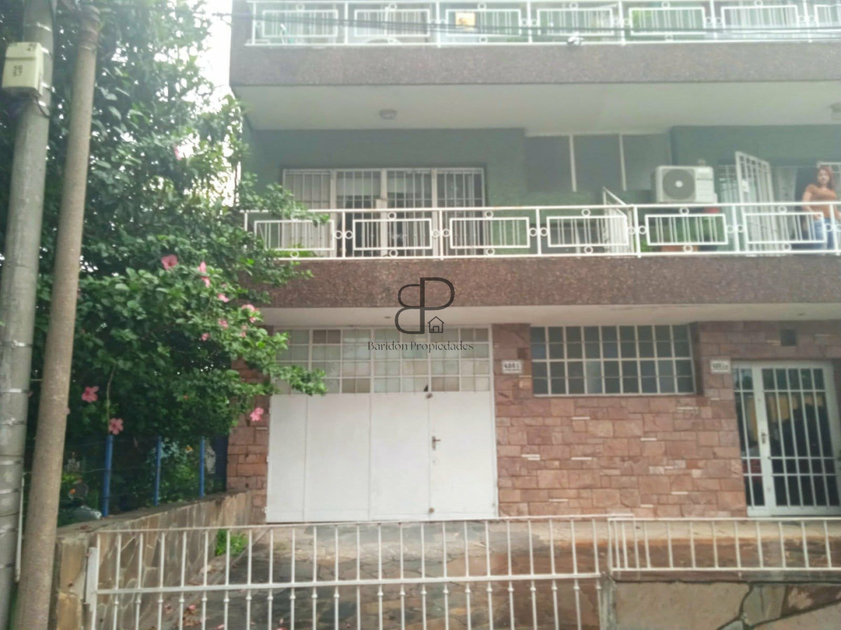 Local Comercial ID.6082 - Venta con Renta 10% Local tipo Garaje 36m2 La Teja
