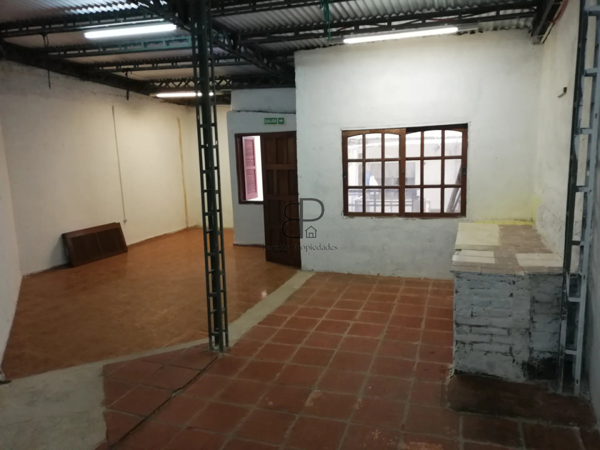 Local Comercial ID.7006 - Venta Local con Vivienda y Deposito Goes Inversion 158m2