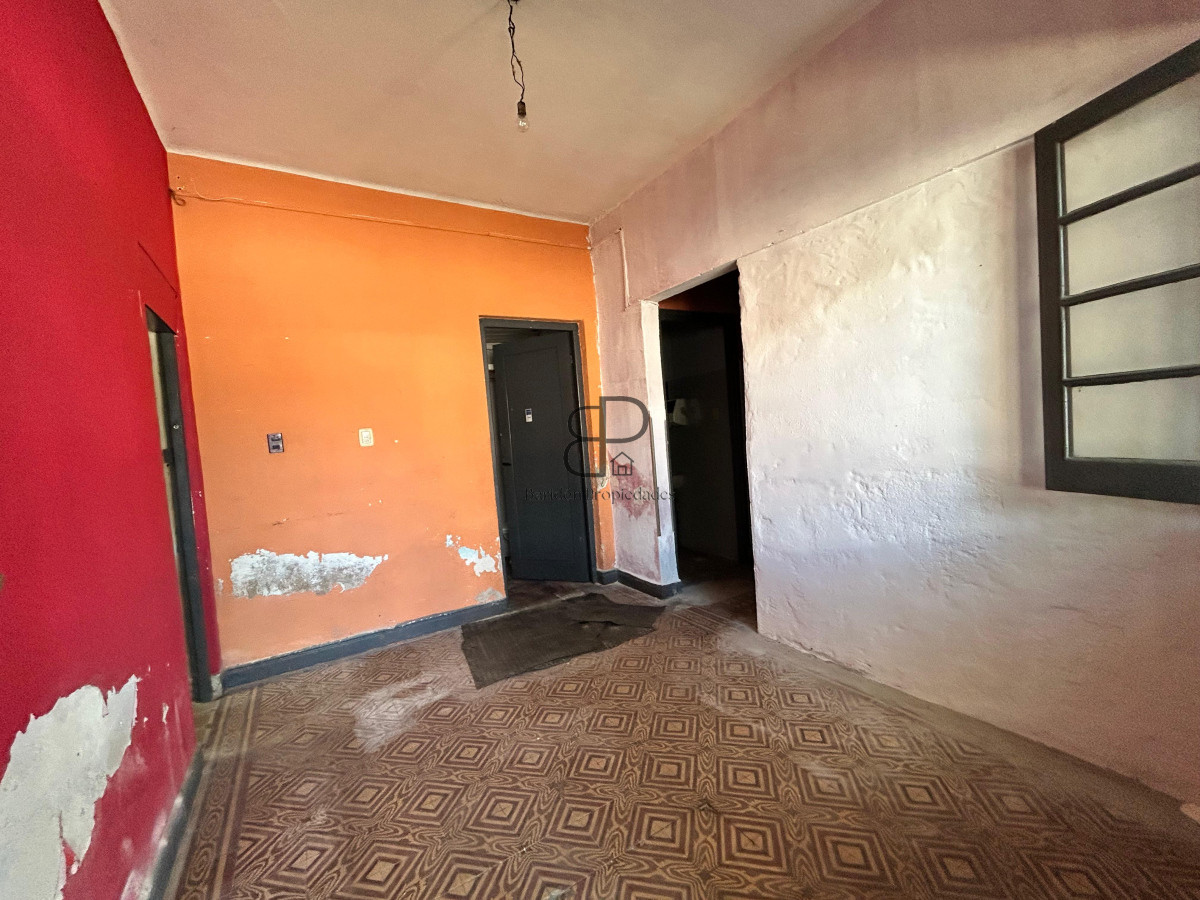 Local Comercial ID.4347 - Venta con renta Gran Local Comercial con Vivienda La Teja