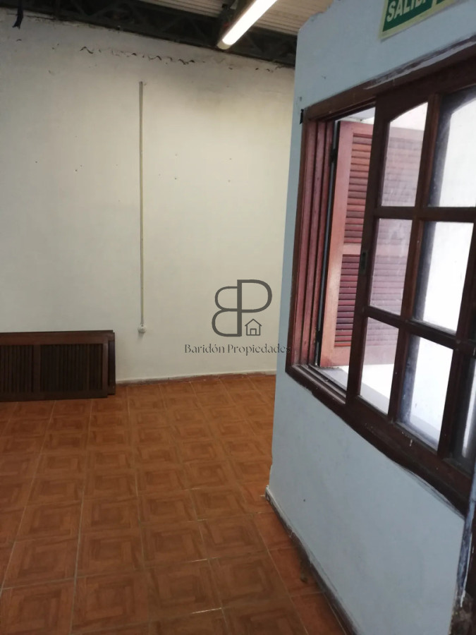 Local Comercial ID.7006 - Venta Local con Vivienda y Deposito Goes Inversion 158m2
