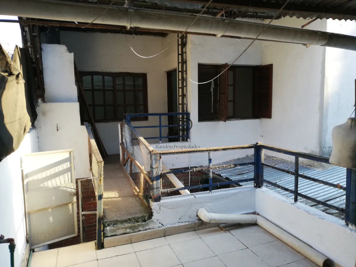 Local Comercial ID.7006 - Venta Local con Vivienda y Deposito Goes Inversion 158m2