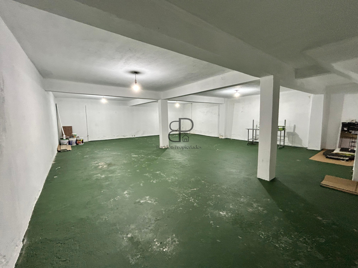Local Comercial ID.4526 - Venta Local Comercial 230m2 Cerro 