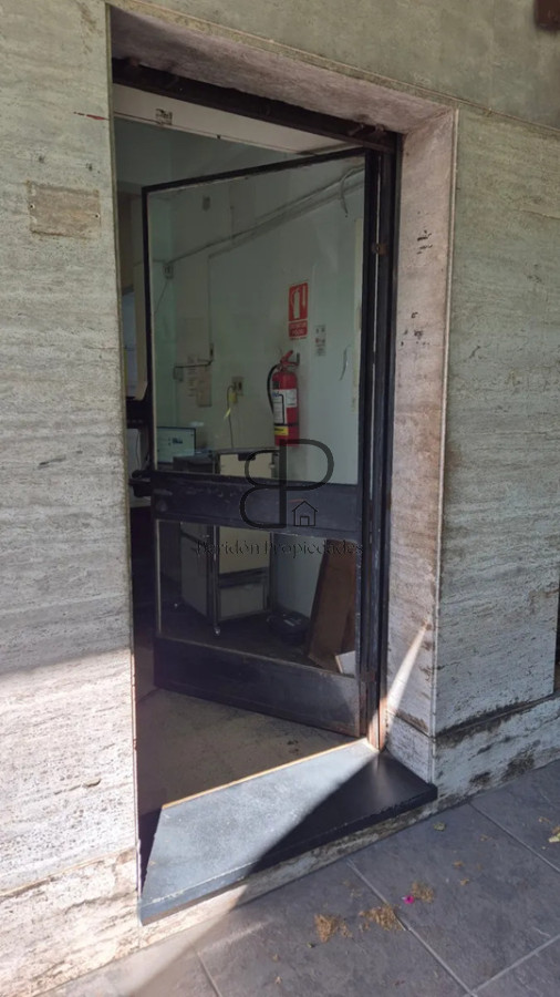 Local Comercial ID.5839 - Venta Dos Locales en Uno 140m2 Cordon
