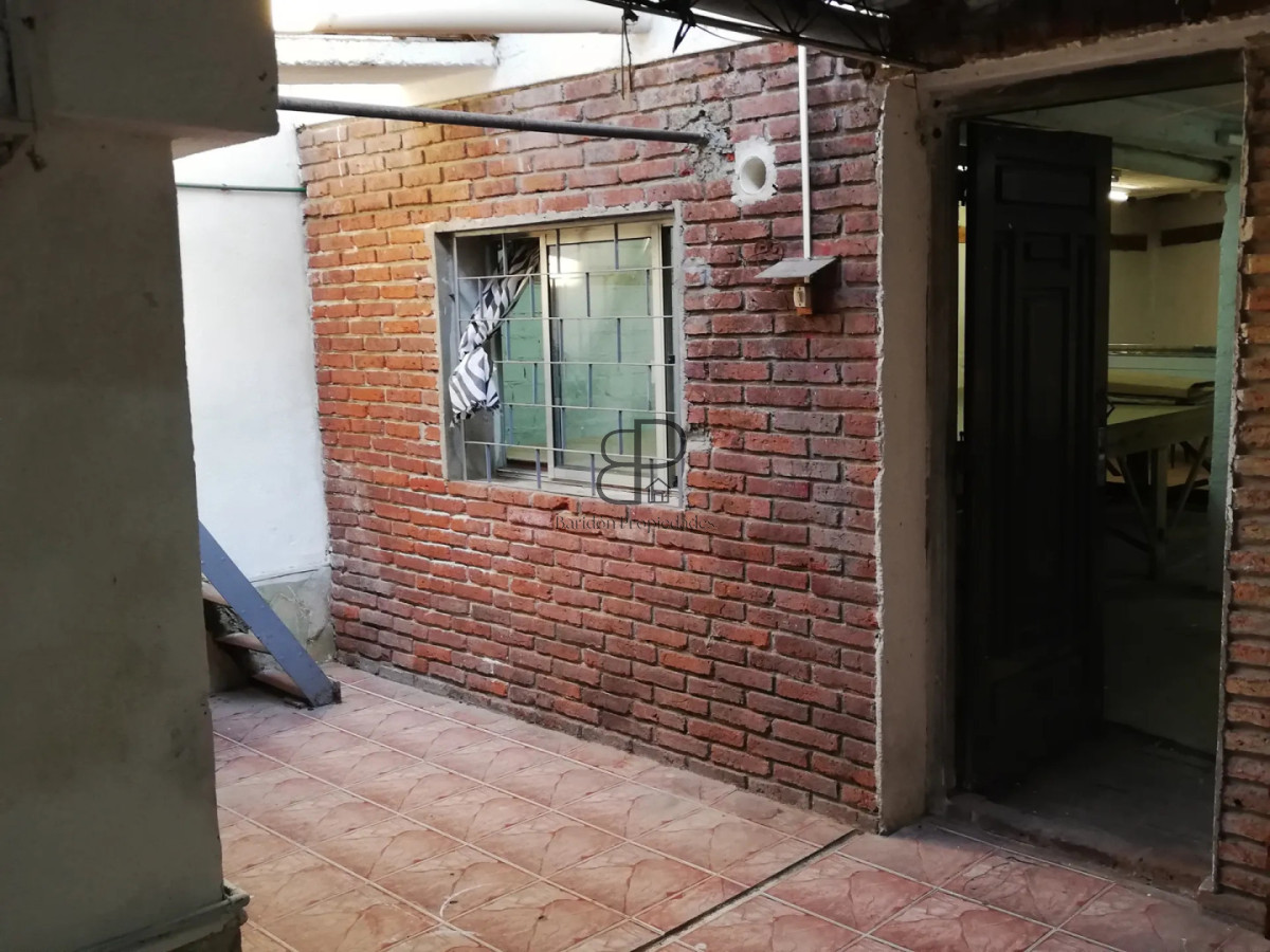 Local Comercial ID.7006 - Venta Local con Vivienda y Deposito Goes Inversion 158m2