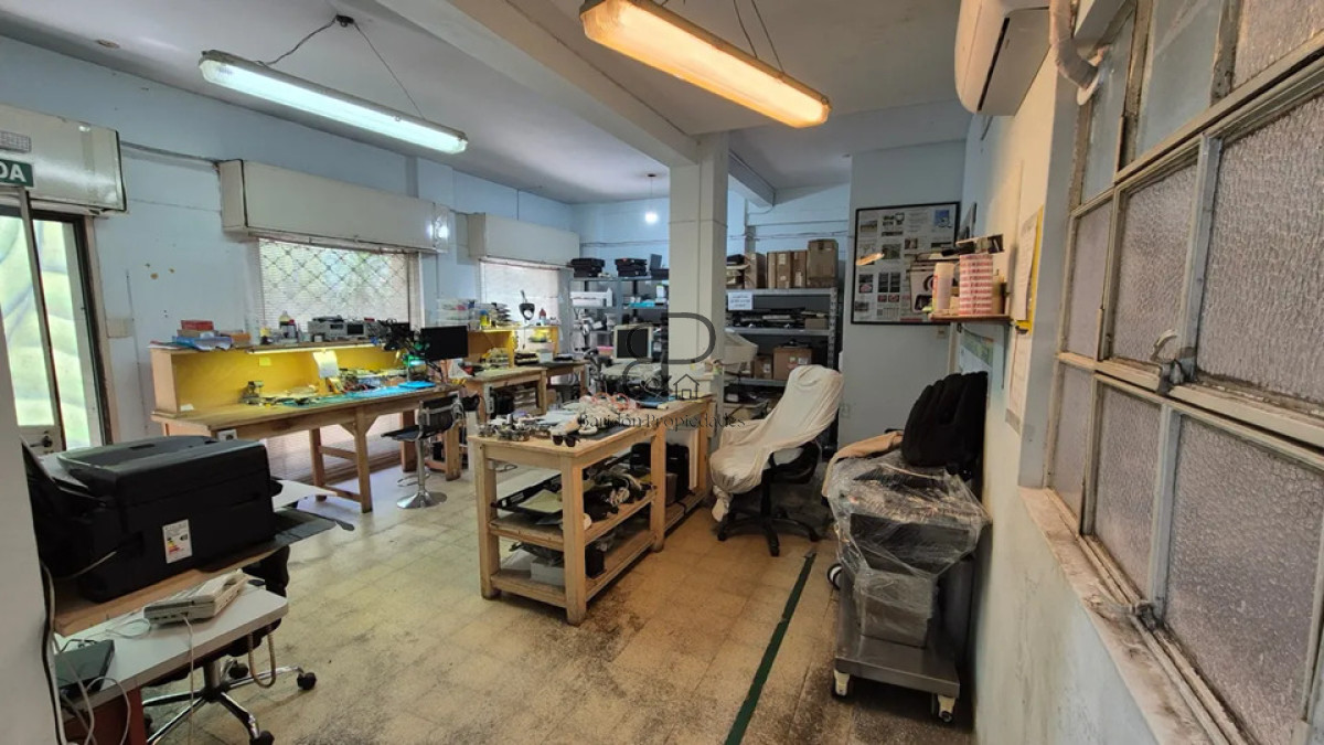 Local Comercial ID.5839 - Venta Dos Locales en Uno 140m2 Cordon