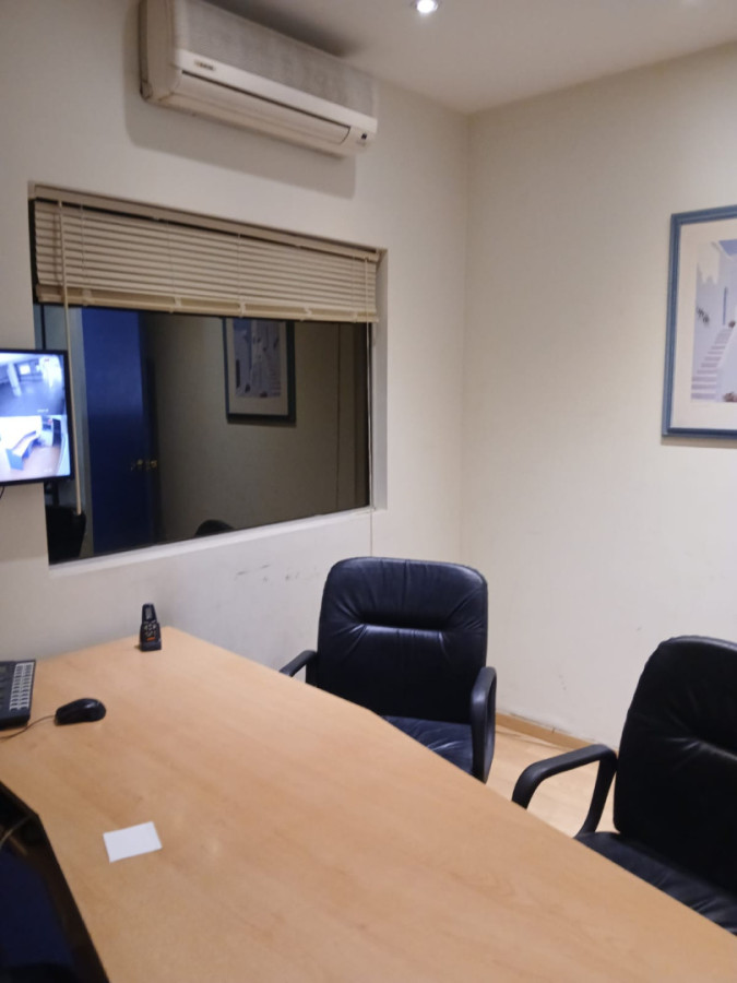 Local Comercial ID.5602 - Alquiler Local Comercial 1800m2 La Comercial con cocheras