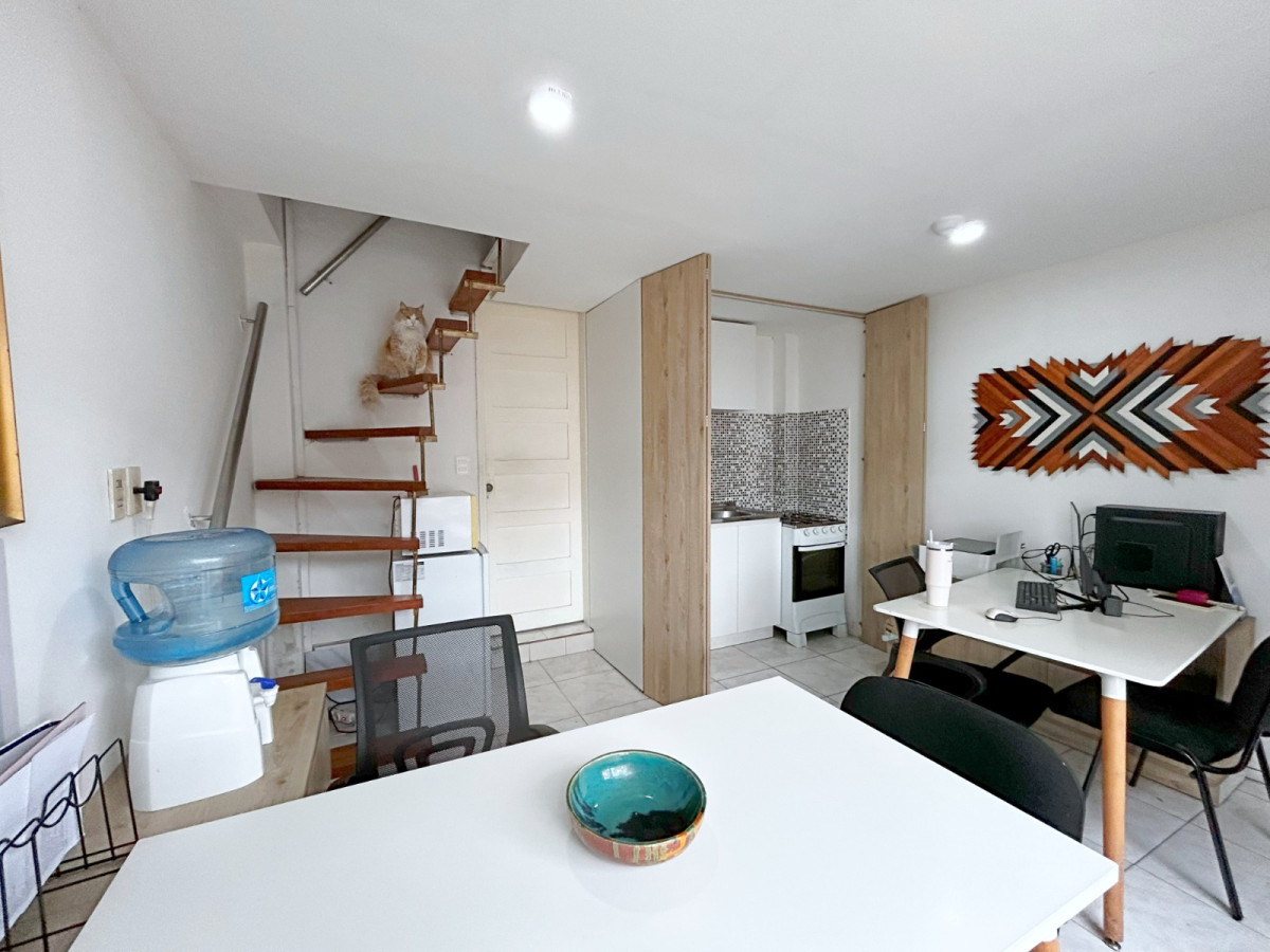 Local Comercial ID.5309 - Alquiler Local con Vivienda Reducto sobre Av San Martin