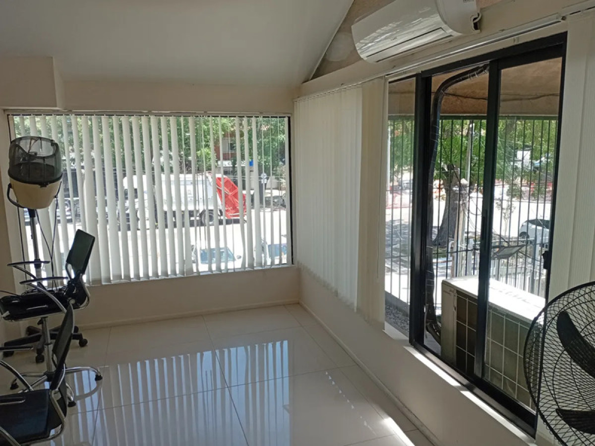 Local Comercial ID.5708 - Alquiler Local 65m2 ideal Peluqueria Punta Gorda