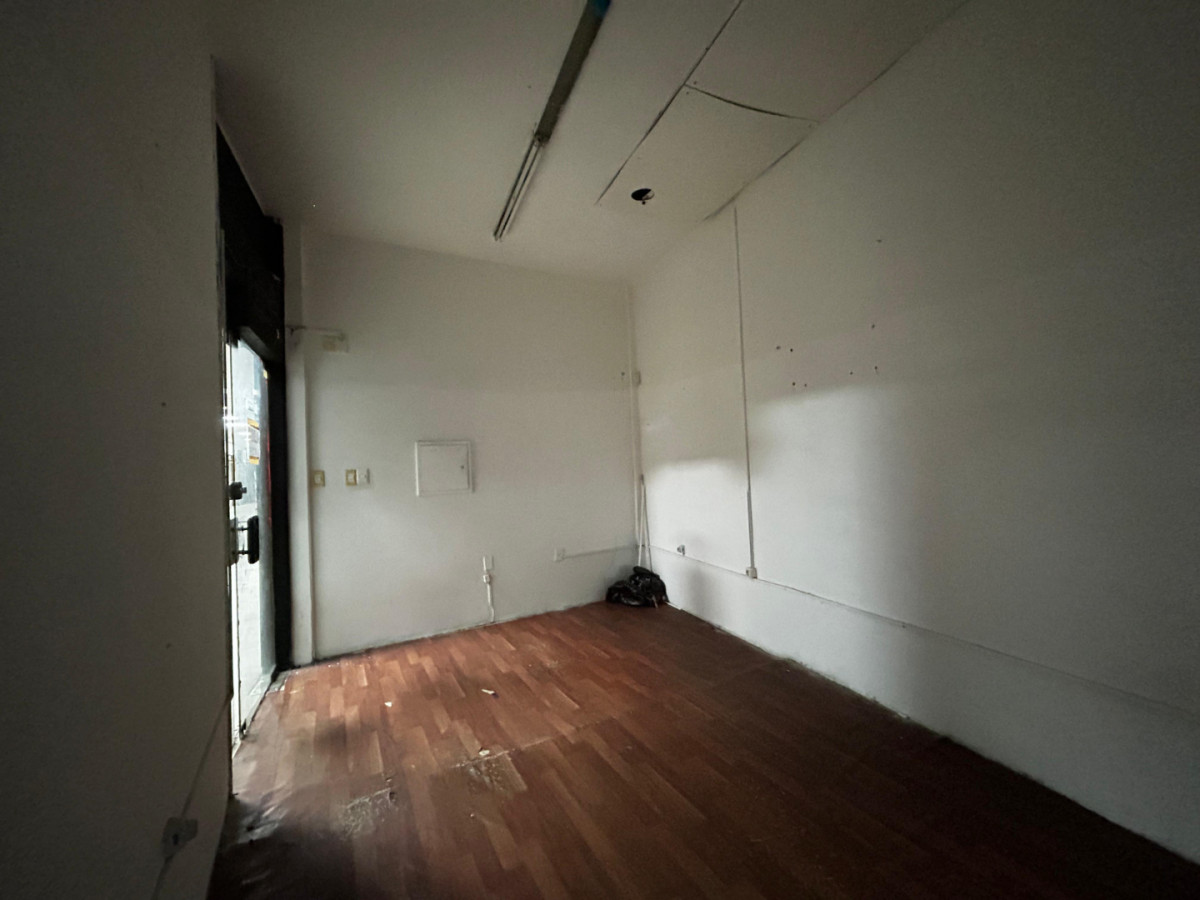 Local Comercial ID.4933 - Alquiler Local en Galeria Periodos cortos o anual Centro