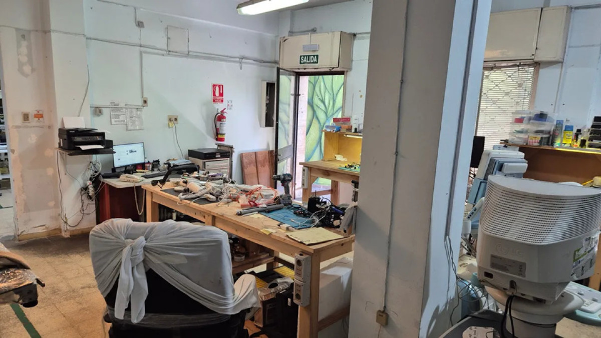 Local Comercial ID.5839 - Venta Dos Locales en Uno 140m2 Cordon