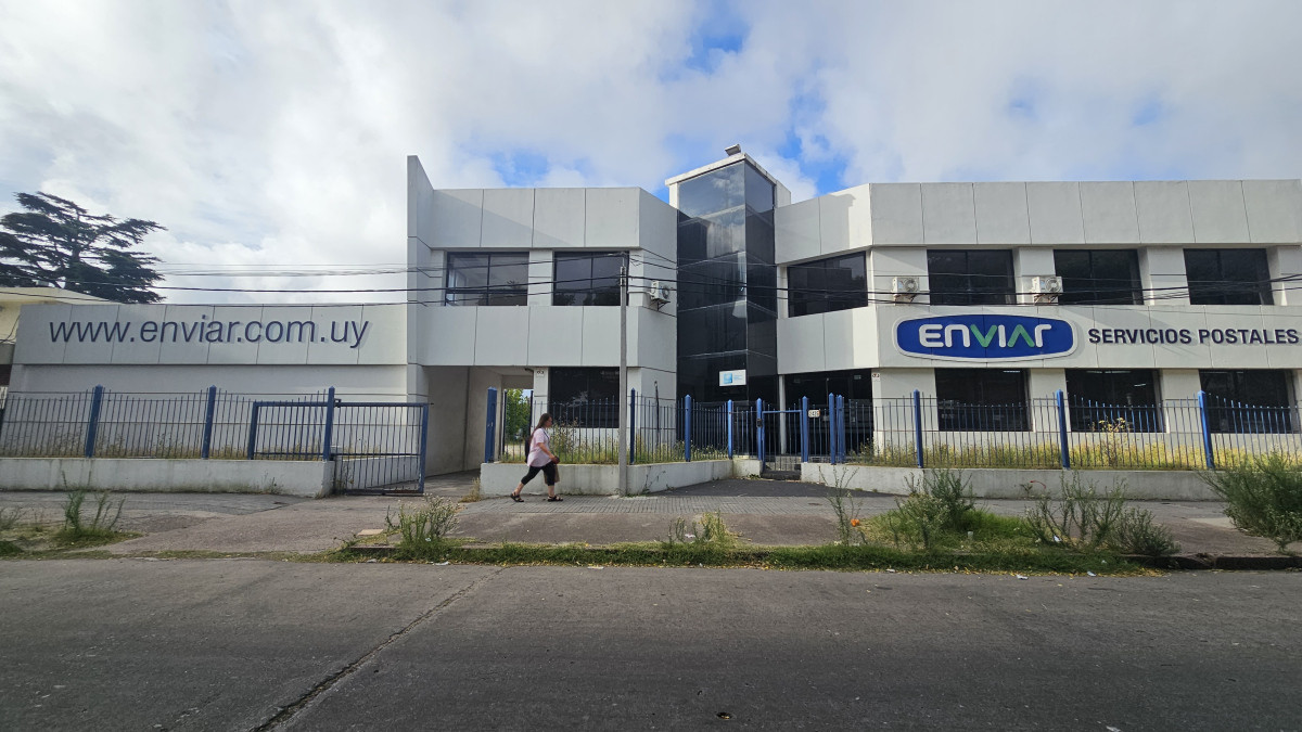 Local Comercial ID.4312 - Venta o Alquiler Impresionante Local Comercial La Blanqueada