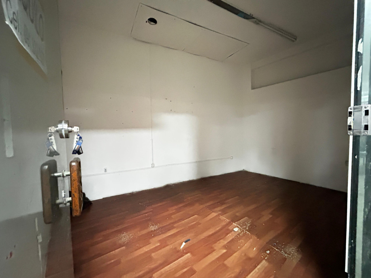 Local Comercial ID.4933 - Alquiler Local en Galeria Periodos cortos o anual Centro