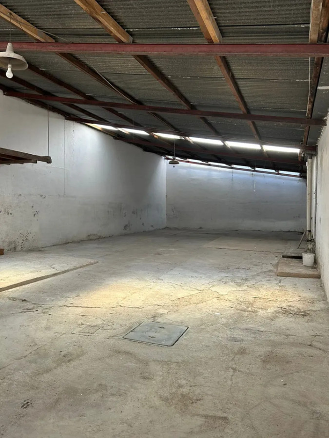 Local Comercial ID.6546 - Alquiler Gran Local Jacinto Vera 290m2 Cochceras o Multirubro