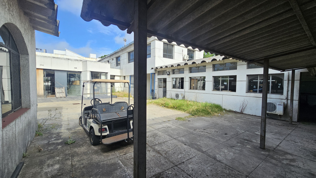 Local Comercial ID.4312 - Venta o Alquiler Impresionante Local Comercial La Blanqueada