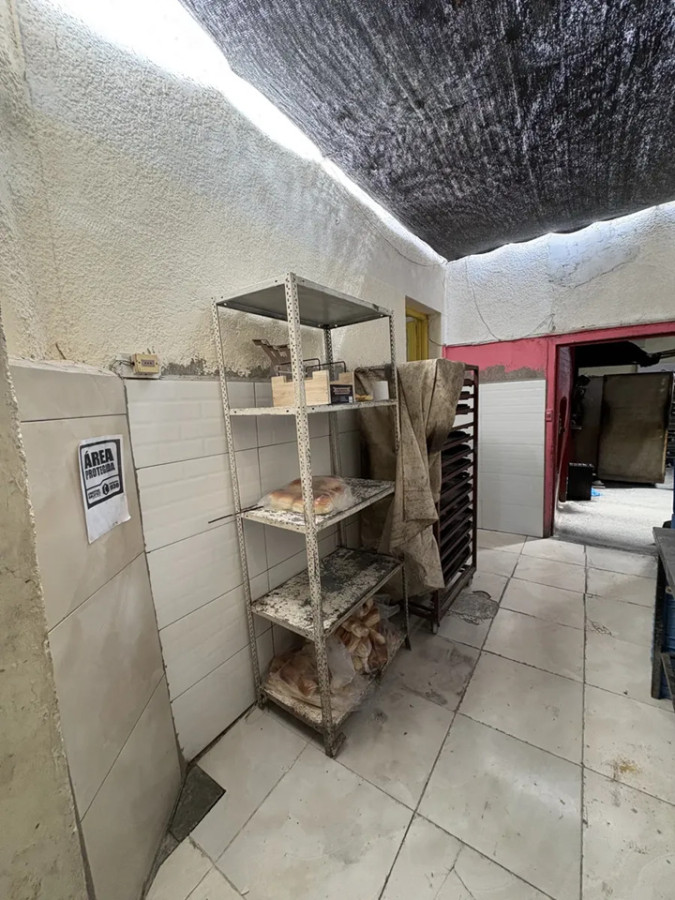 Local Comercial ID.6329 - Venta Local con Renta 11% anual Aires Puros Inversion