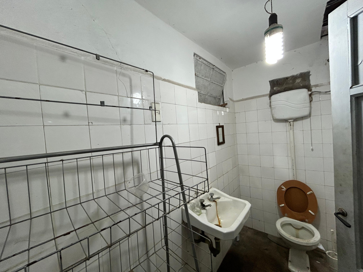 Local Comercial ID.4508 - Venta con Renta Depósito o Local La Comercial