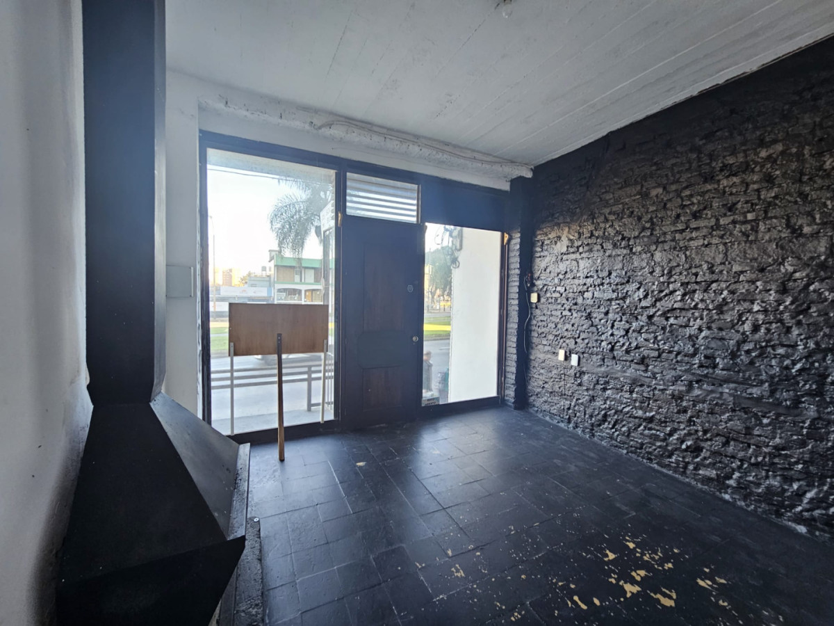 Local Comercial ID.6442 - Alquiler o Venta Local o Vivienda Malvin 75m2 en dos plantas