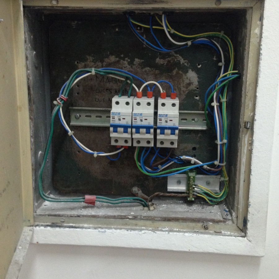 Local Comercial ID.4933 - Alquiler Local en Galeria Periodos cortos o anual Centro