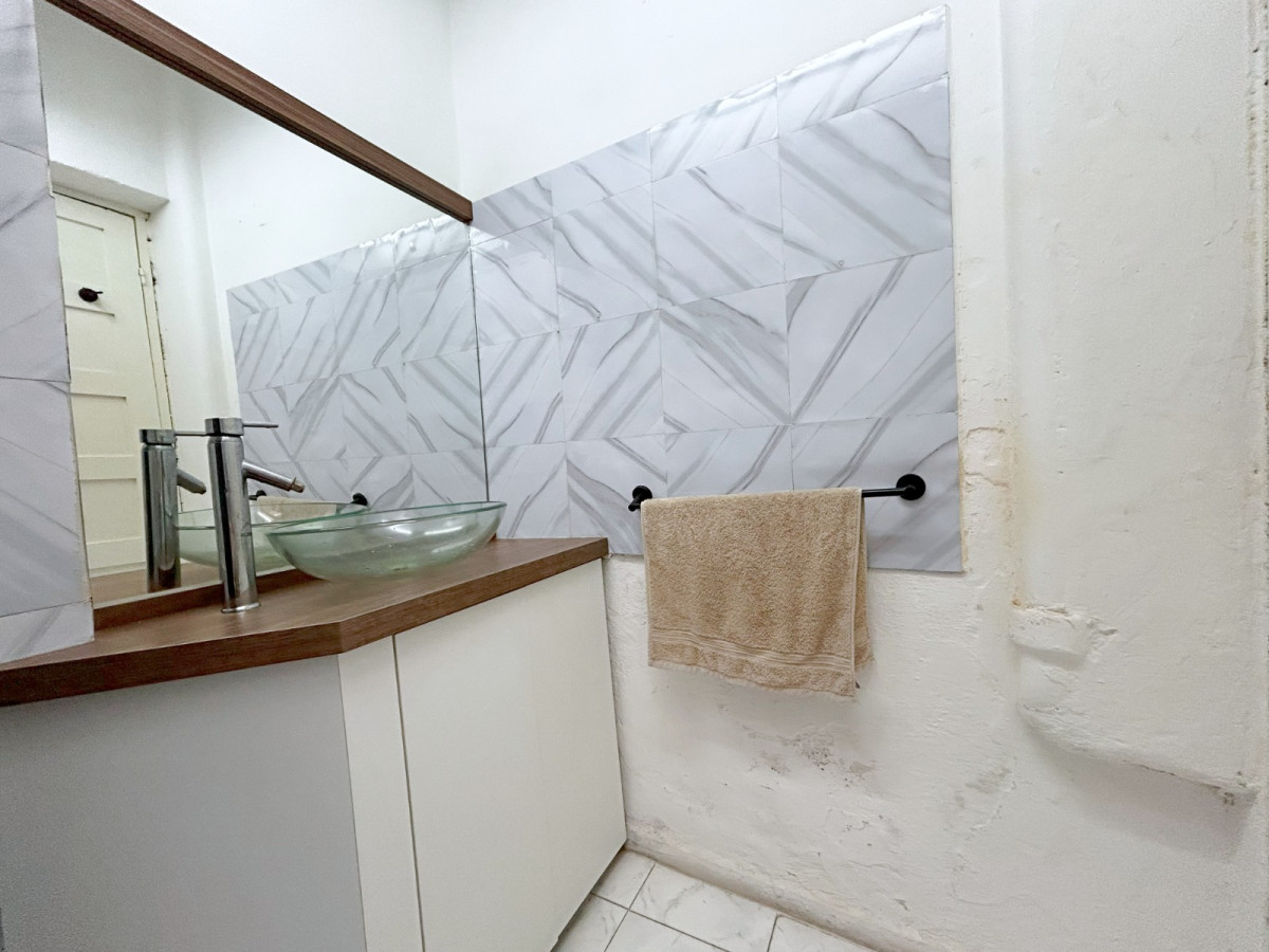 Local Comercial ID.5309 - Alquiler Local con Vivienda Reducto sobre Av San Martin