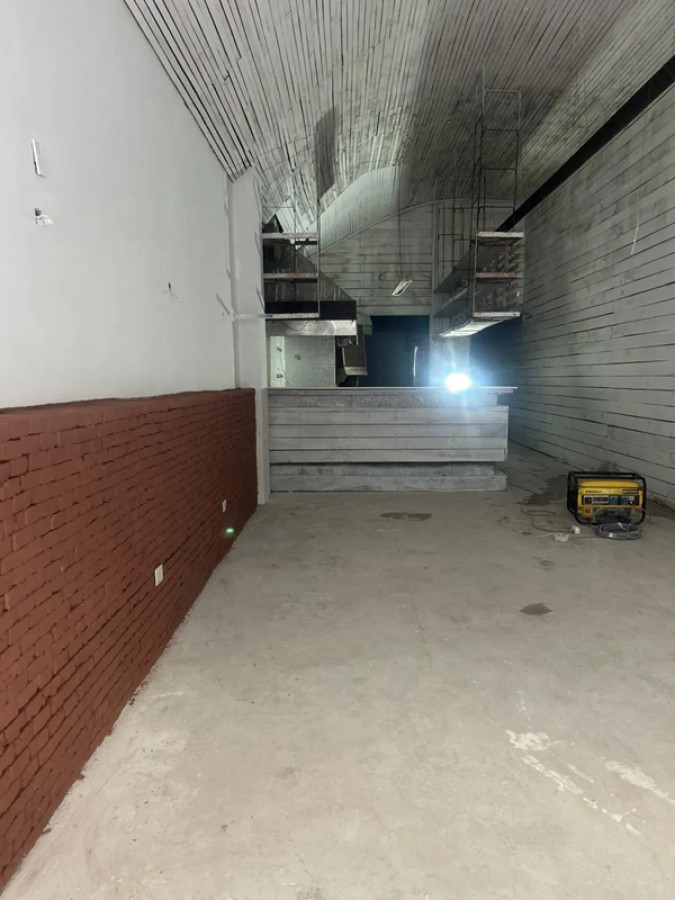 Local Comercial ID.5071 - Alquiler o Venta Local Comercial Mercado del Puerto Ciudad Vieja