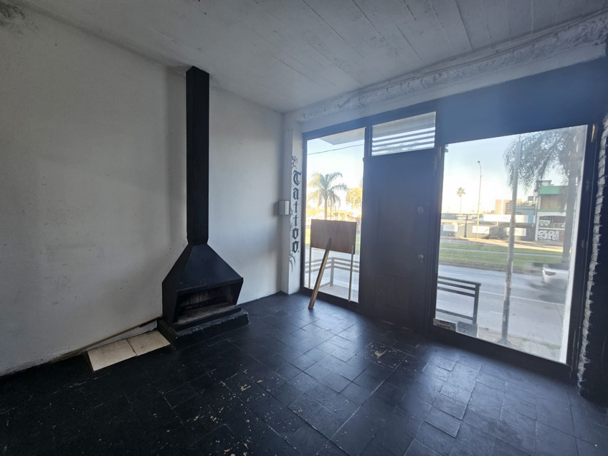 Local Comercial ID.6442 - Alquiler o Venta Local o Vivienda Malvin 75m2 en dos plantas