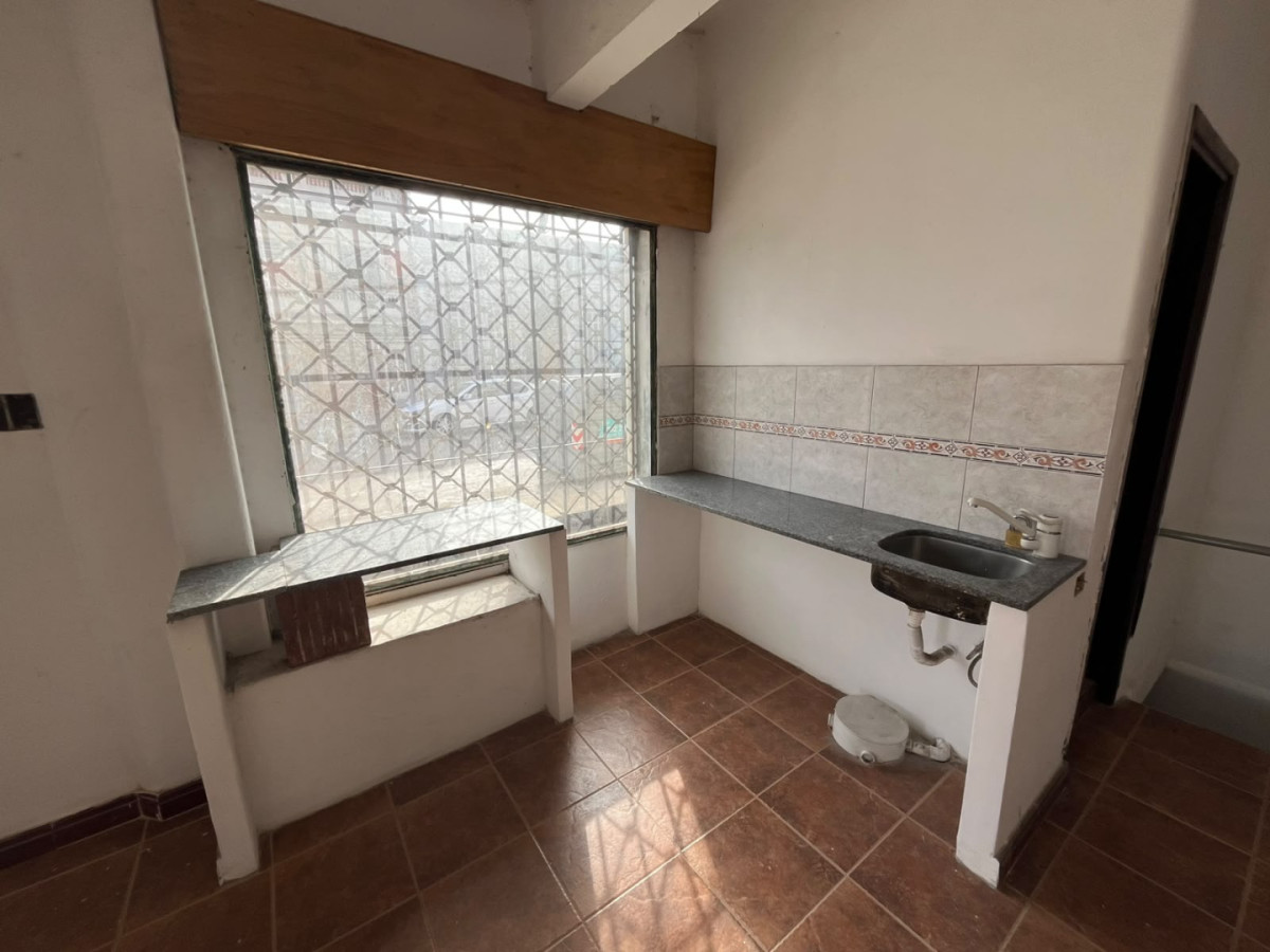 Local Comercial ID.6366 - Alquiler Local con Vivienda Goes con Sotano