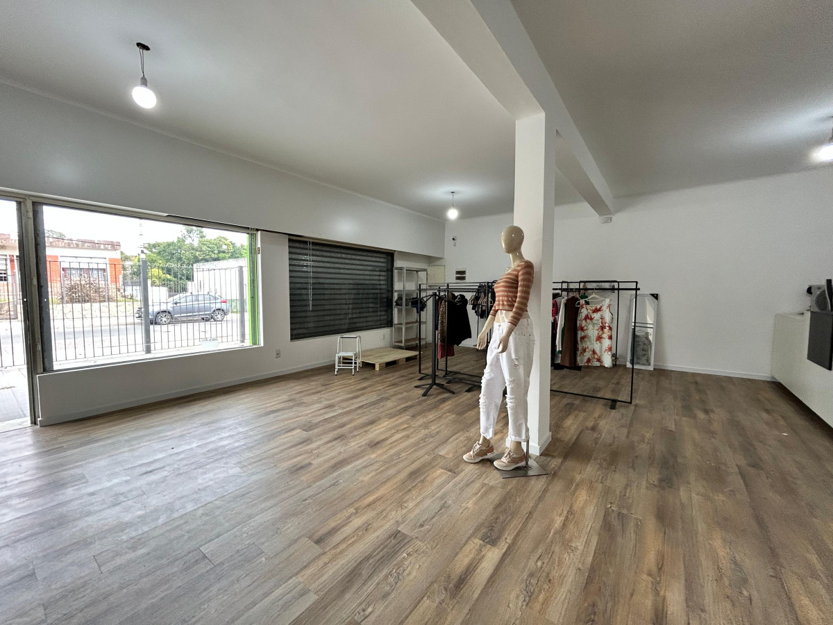 Local Comercial ID.4526 - Venta Local Comercial 230m2 Cerro 