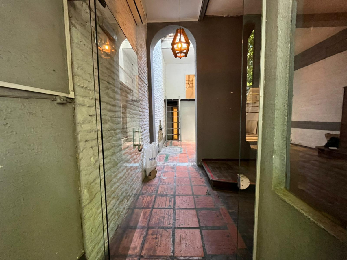 Local Comercial ID.5483 - Alquiler Local Gastronomico Parque Rodo con Sotano 70m2