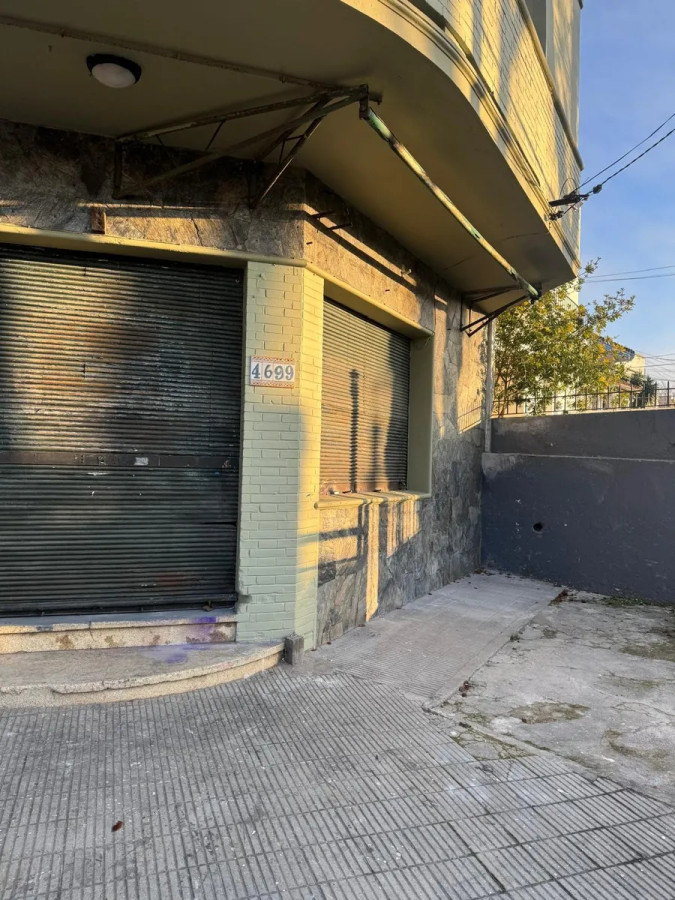 Local Comercial ID.4975 - Venta 2 Locales Comerciales 116m2 Malvin 