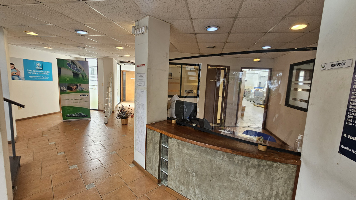 Local Comercial ID.4312 - Venta o Alquiler Impresionante Local Comercial La Blanqueada