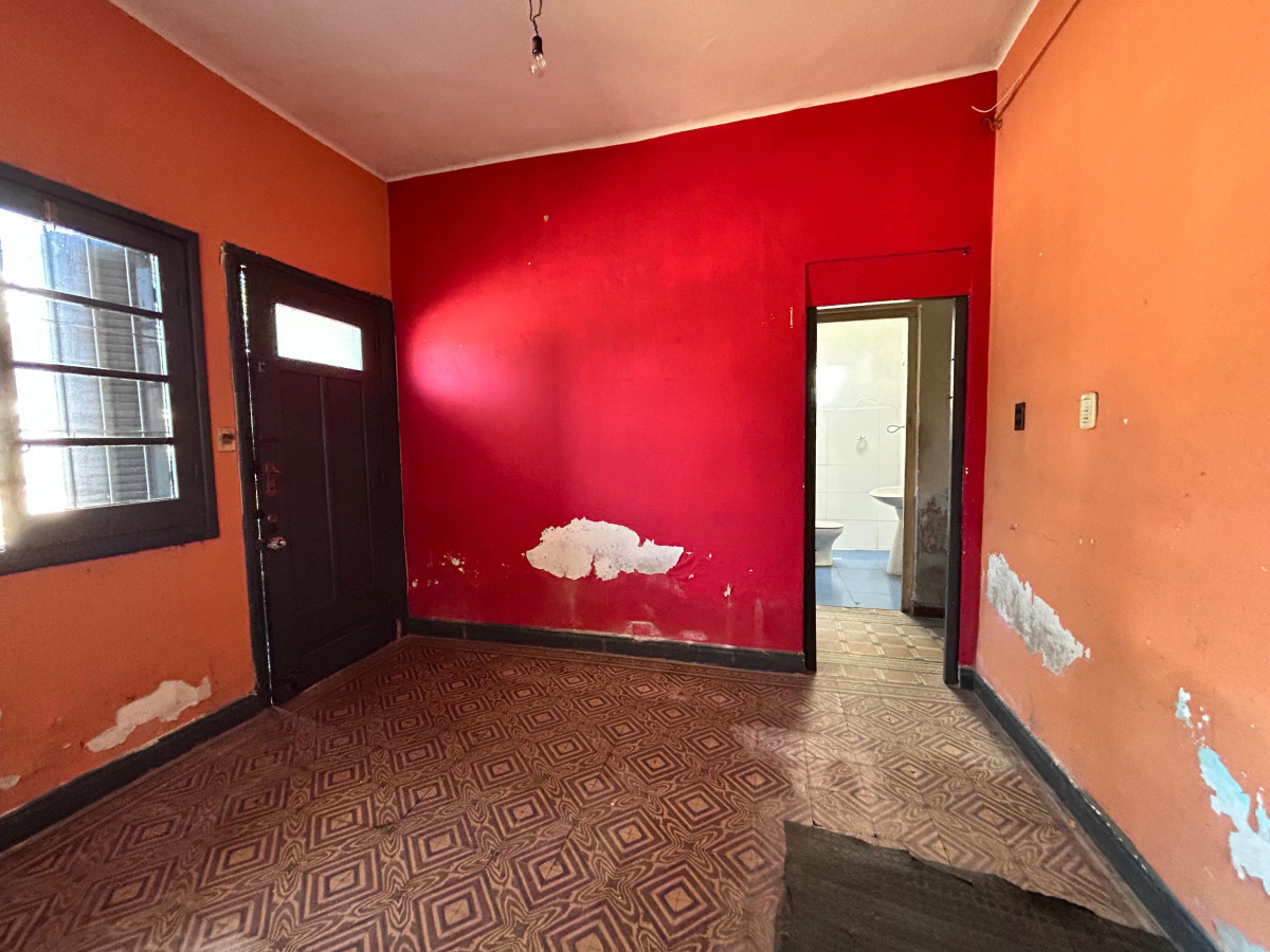Local Comercial ID.4347 - Venta con renta Gran Local Comercial con Vivienda La Teja