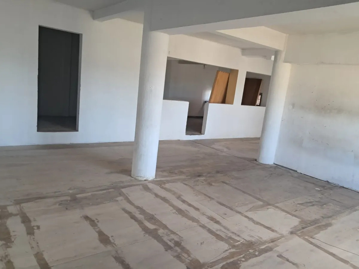 Local Comercial ID.6073 - Alquiler Local Ciudad Vieja frente a la Rambla 70m2