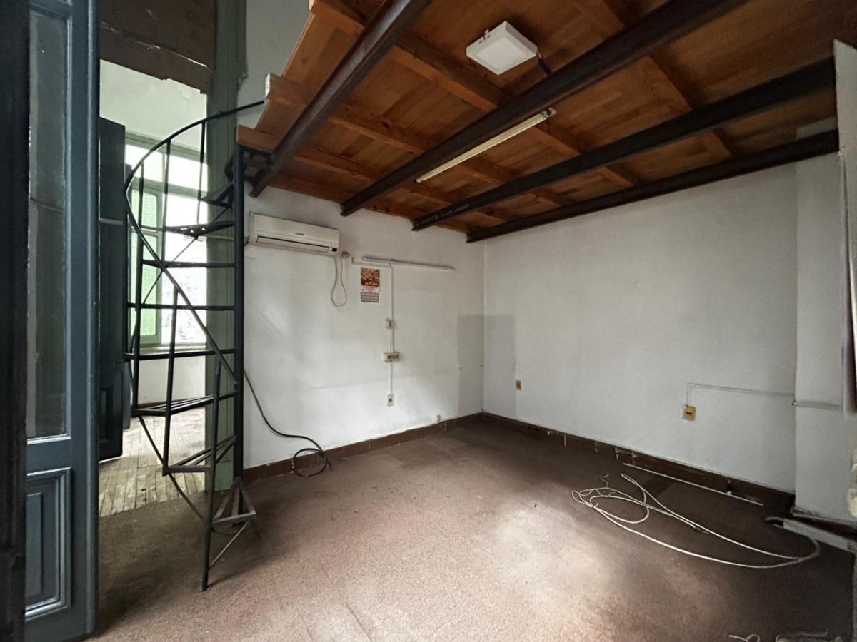 Local Comercial ID.6922 - Venta y Alquiler Local Comercial 774m2 Villa Muñoz sobre Avenida