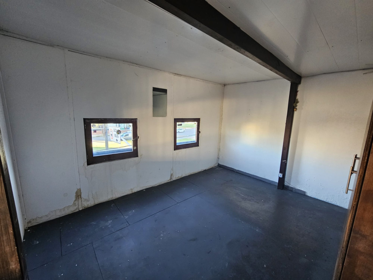 Local Comercial ID.6442 - Alquiler o Venta Local o Vivienda Malvin 75m2 en dos plantas