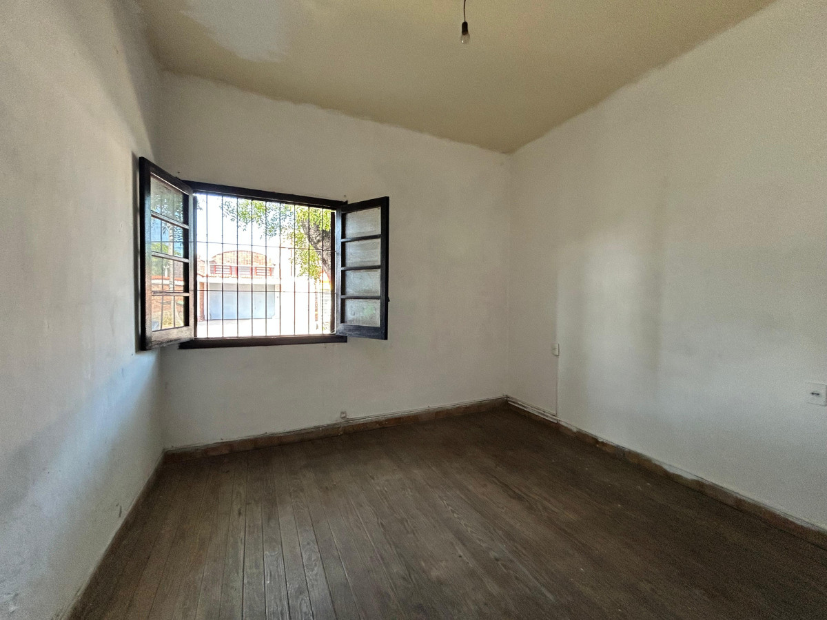 Local Comercial ID.4347 - Venta con renta Gran Local Comercial con Vivienda La Teja