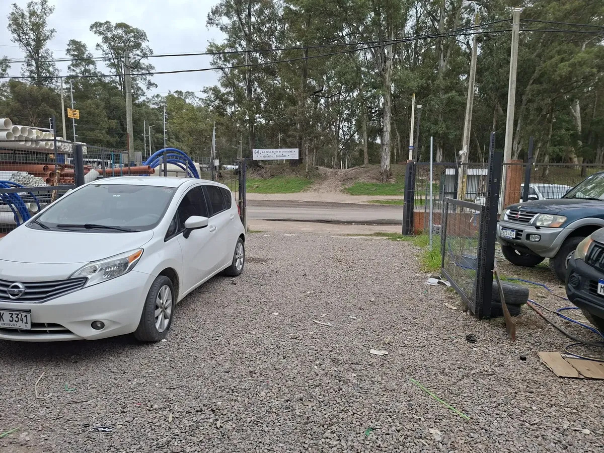 Local Comercial ID.6903 - Alquiler Local Comercial tipo Galpones Paso Carrasco 185m2